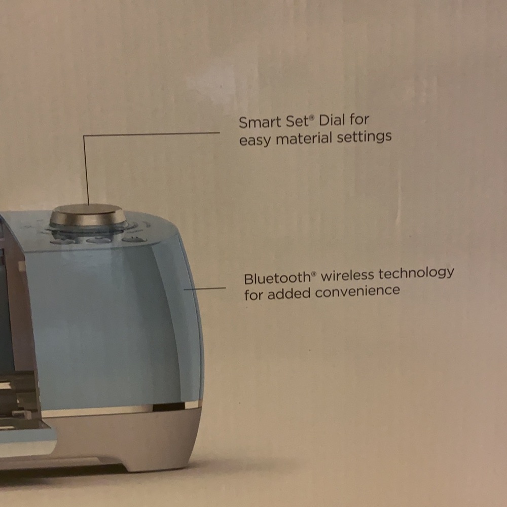 Cricut Explore Air 2 in the color Light Blue Brand New - Picture 3 of 9